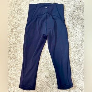 LULULEMON navy blue crop size 4